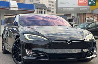 Tesla Model S 2019
