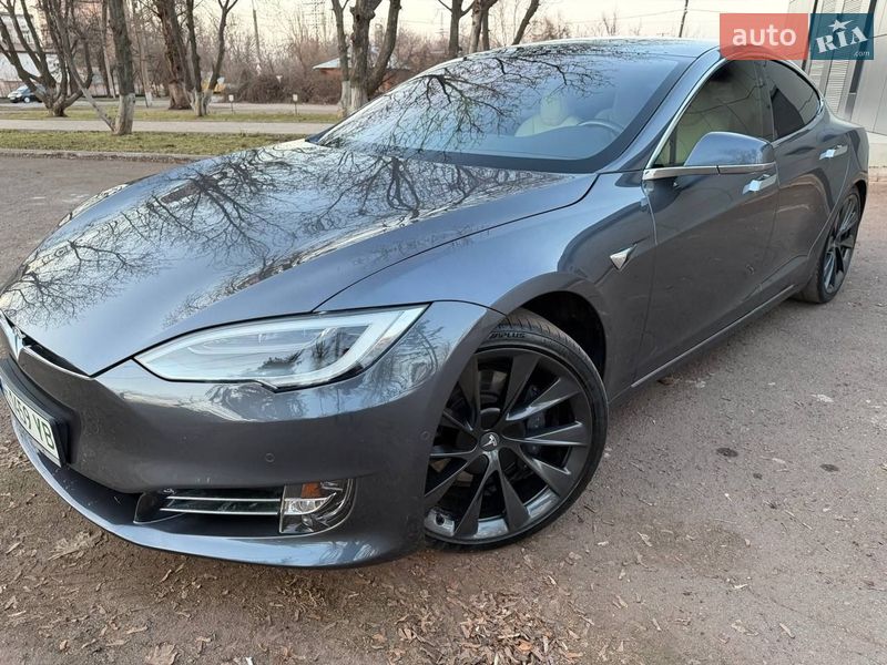 Лифтбек Tesla Model S 2020 в Кривом Роге