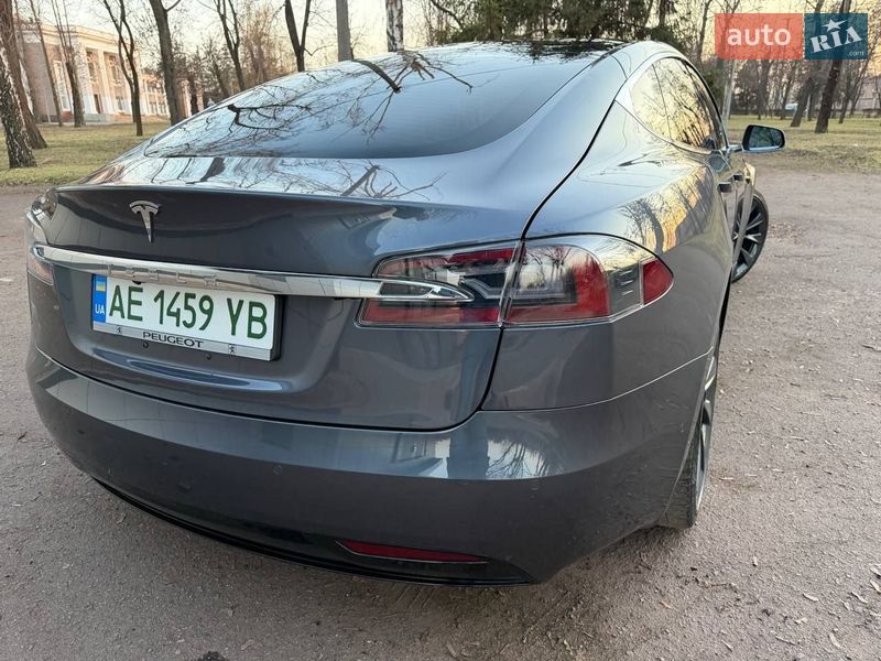 Лифтбек Tesla Model S 2020 в Кривом Роге