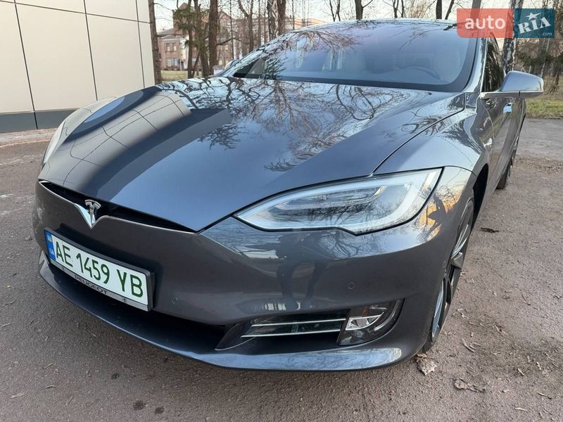 Лифтбек Tesla Model S 2020 в Кривом Роге