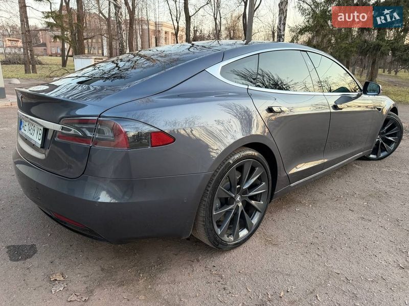 Лифтбек Tesla Model S 2020 в Кривом Роге
