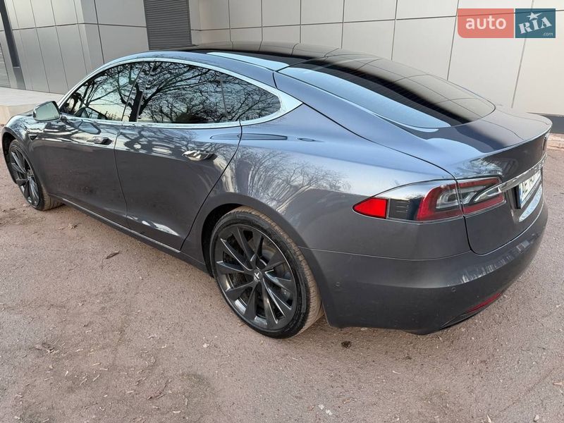 Лифтбек Tesla Model S 2020 в Кривом Роге