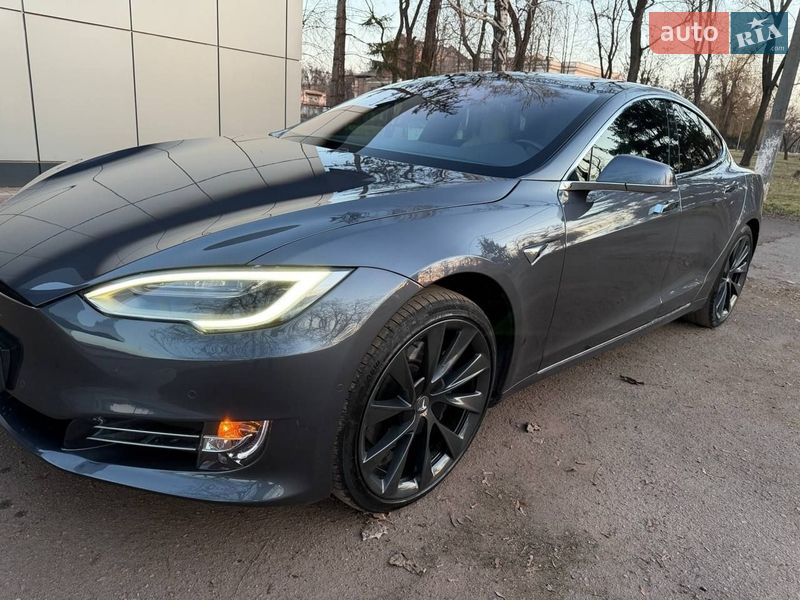 Лифтбек Tesla Model S 2020 в Кривом Роге