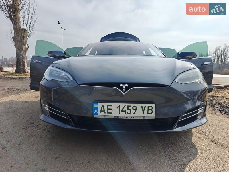 Лифтбек Tesla Model S 2020 в Кривом Роге