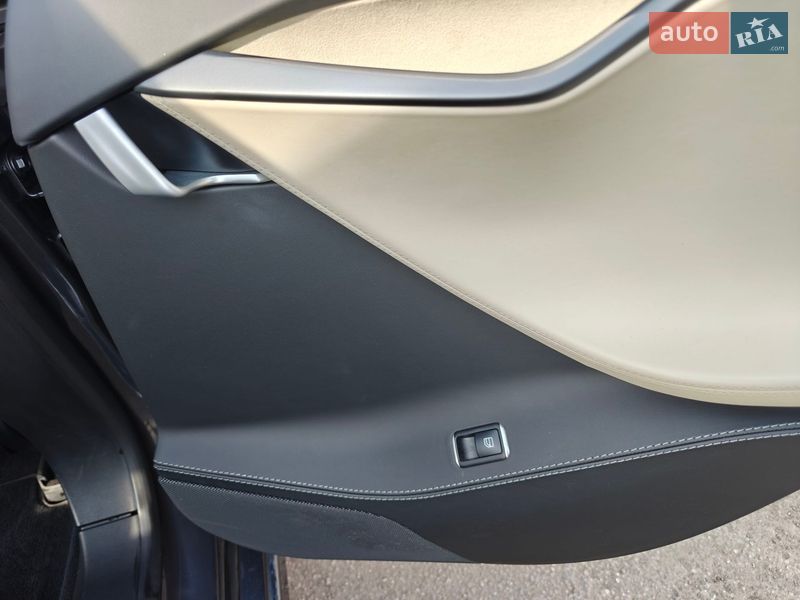 Лифтбек Tesla Model S 2020 в Кривом Роге