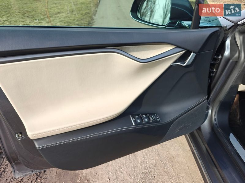 Лифтбек Tesla Model S 2020 в Кривом Роге