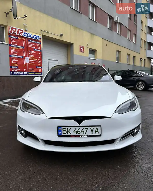 Tesla Model S 2018
