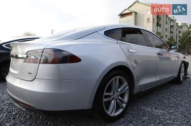 Tesla Model S 2014