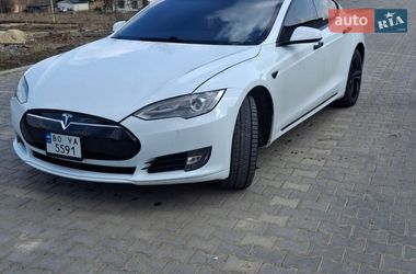 Tesla Model S  2015