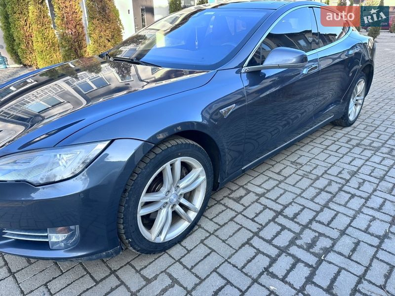Лифтбек Tesla Model S 2014 в Гостомеле