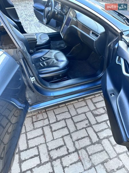 Лифтбек Tesla Model S 2014 в Гостомеле