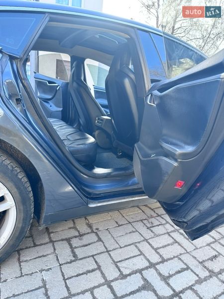 Лифтбек Tesla Model S 2014 в Гостомеле