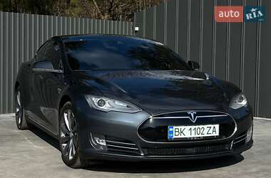 Tesla Model S  2015