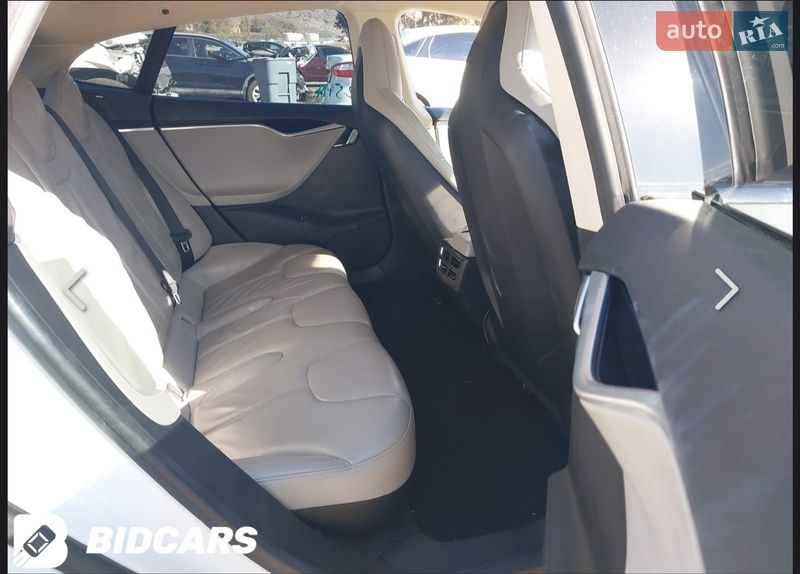 Лифтбек Tesla Model S 2013 в Тернополе фото 7 Лифтбек Tesla Model S 2013 в Тернополе