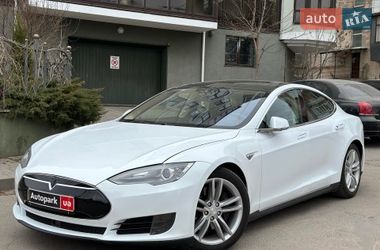 Tesla Model S  2015
