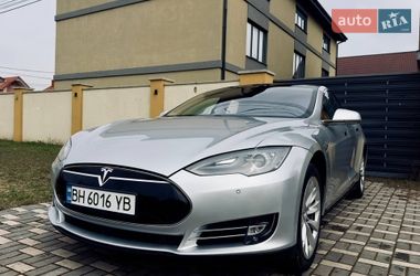 Tesla Model S  2015