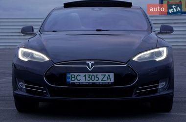 Tesla Model S 2015