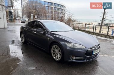 Tesla Model S  2015