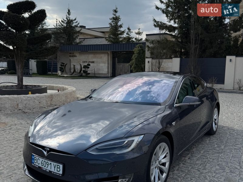 Tesla Model S 2017