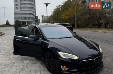 Tesla Model S 2014