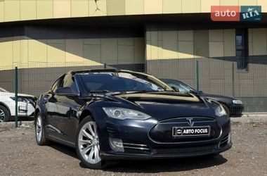Tesla Model S 2014