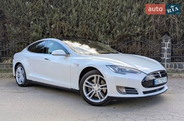 Tesla Model S 2014
