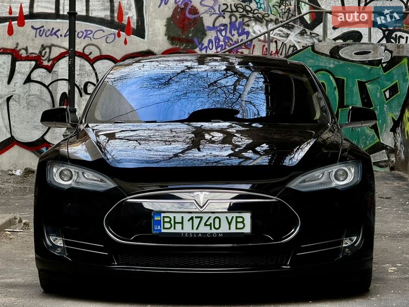 Ліфтбек Tesla Model S 2014 в Одесі