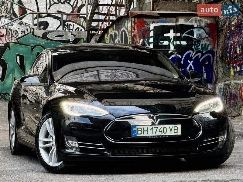 Ліфтбек Tesla Model S 2014 в Одесі