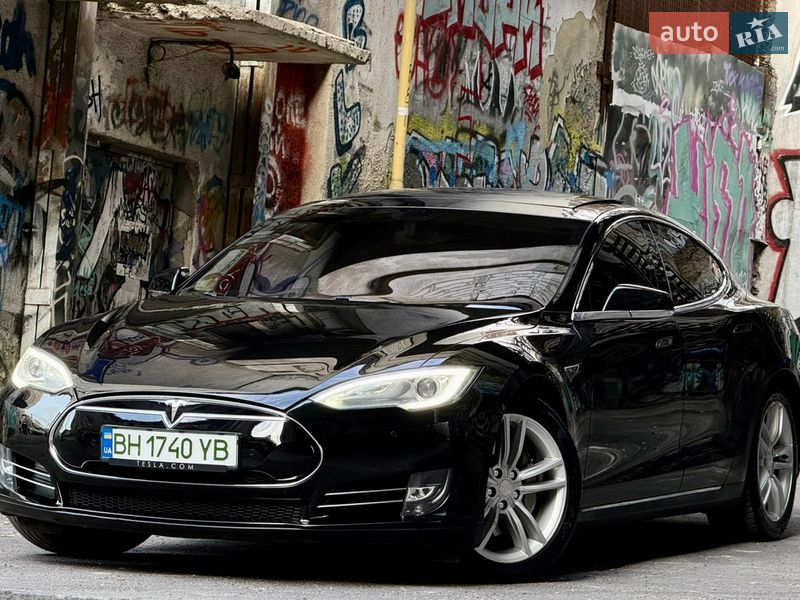 Ліфтбек Tesla Model S 2014 в Одесі