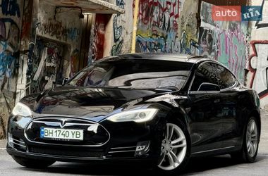 Tesla Model S 2014
