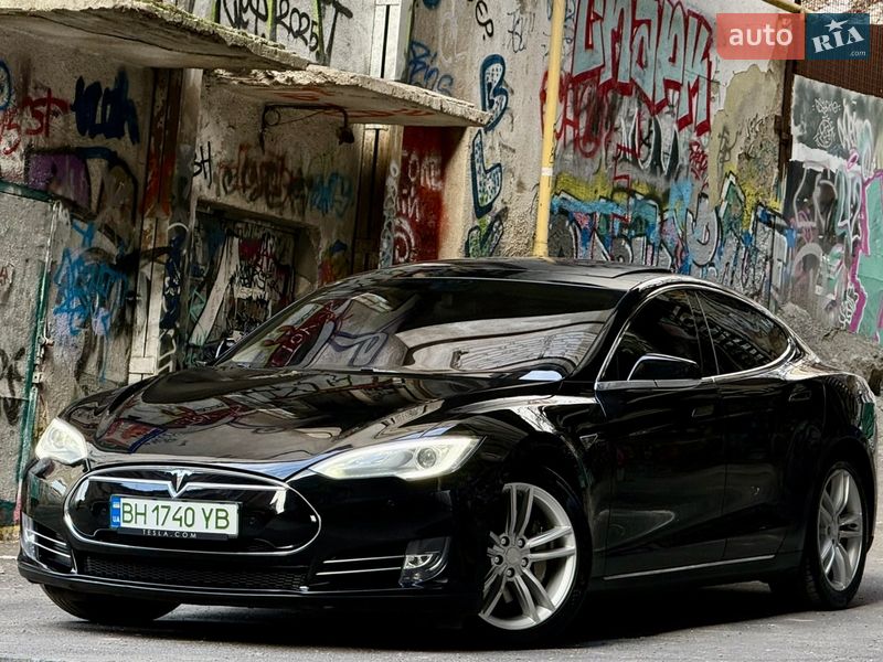 Ліфтбек Tesla Model S 2014 в Одесі