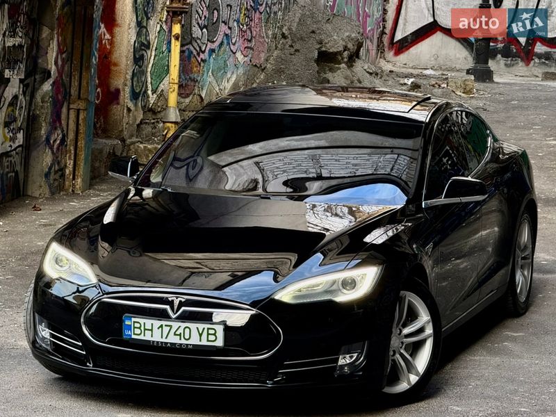 Ліфтбек Tesla Model S 2014 в Одесі