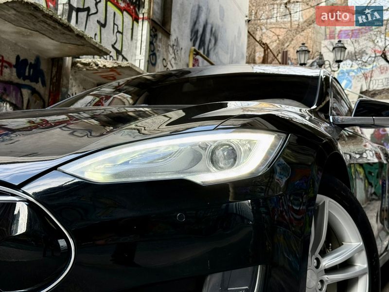 Ліфтбек Tesla Model S 2014 в Одесі