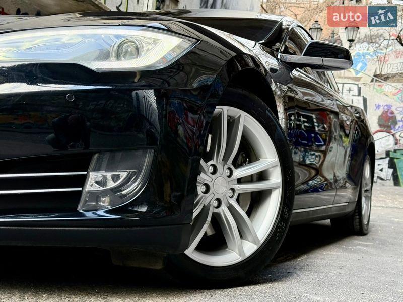 Ліфтбек Tesla Model S 2014 в Одесі