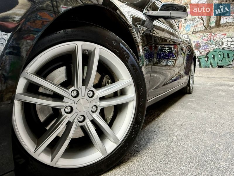Ліфтбек Tesla Model S 2014 в Одесі