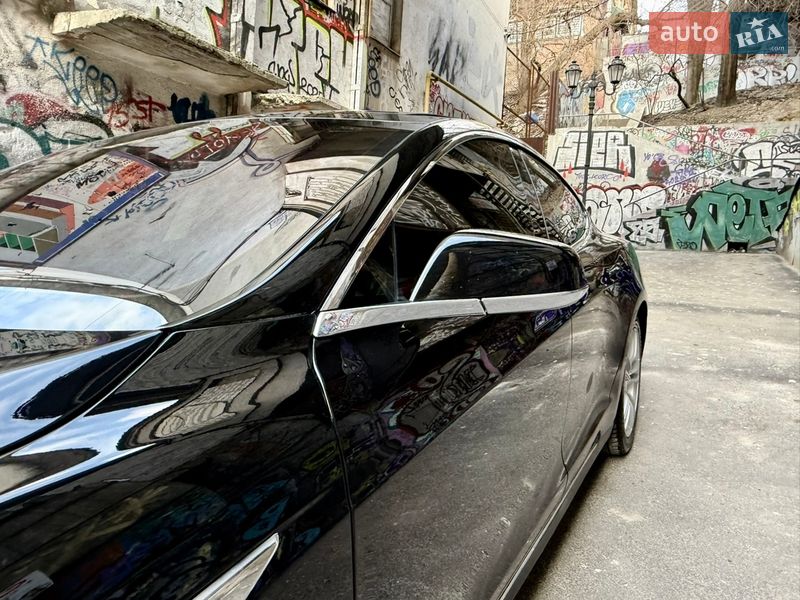 Ліфтбек Tesla Model S 2014 в Одесі