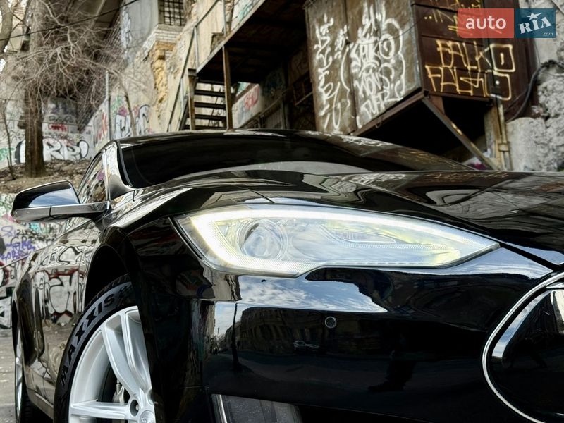 Ліфтбек Tesla Model S 2014 в Одесі