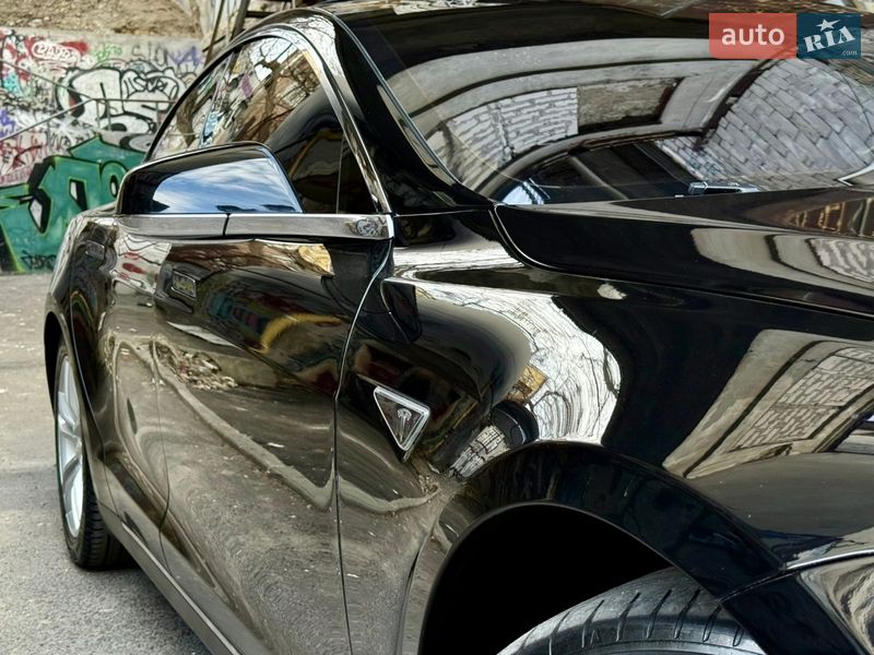 Ліфтбек Tesla Model S 2014 в Одесі