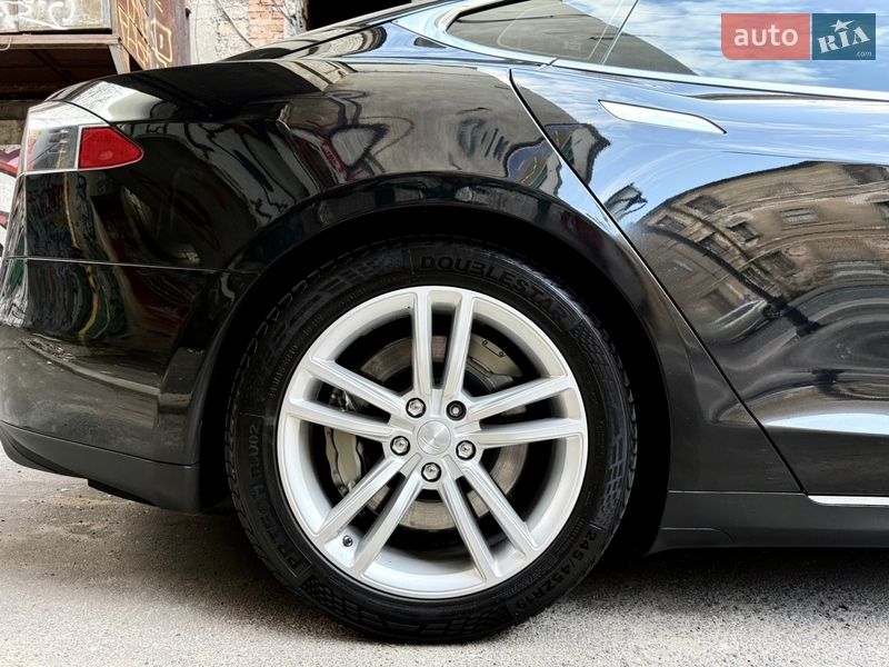 Ліфтбек Tesla Model S 2014 в Одесі