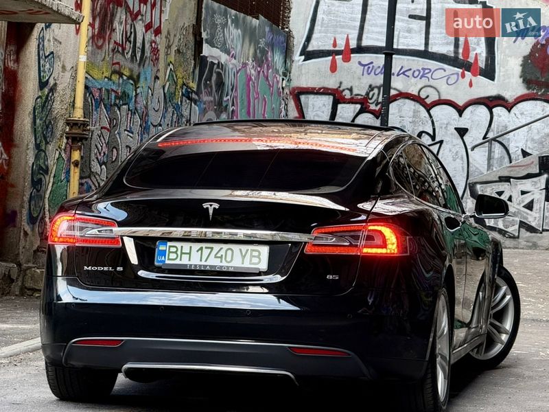 Ліфтбек Tesla Model S 2014 в Одесі