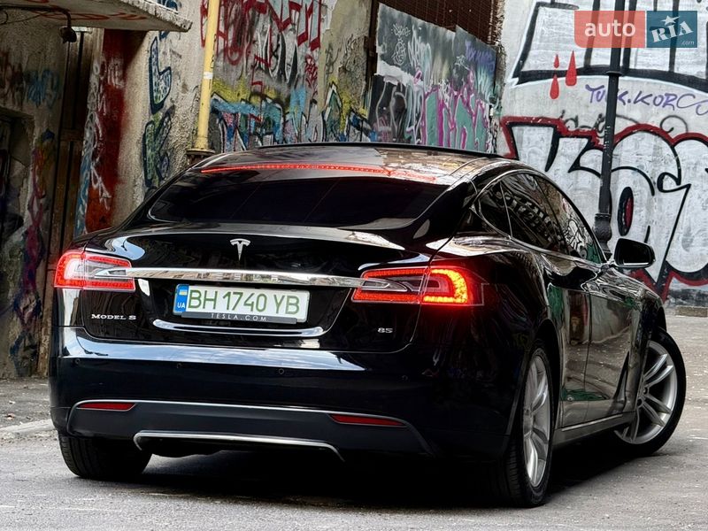 Ліфтбек Tesla Model S 2014 в Одесі