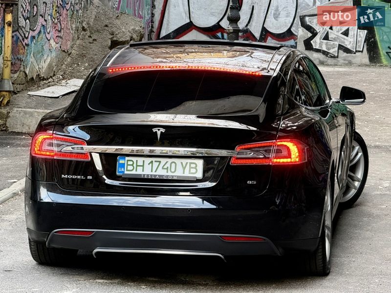 Ліфтбек Tesla Model S 2014 в Одесі