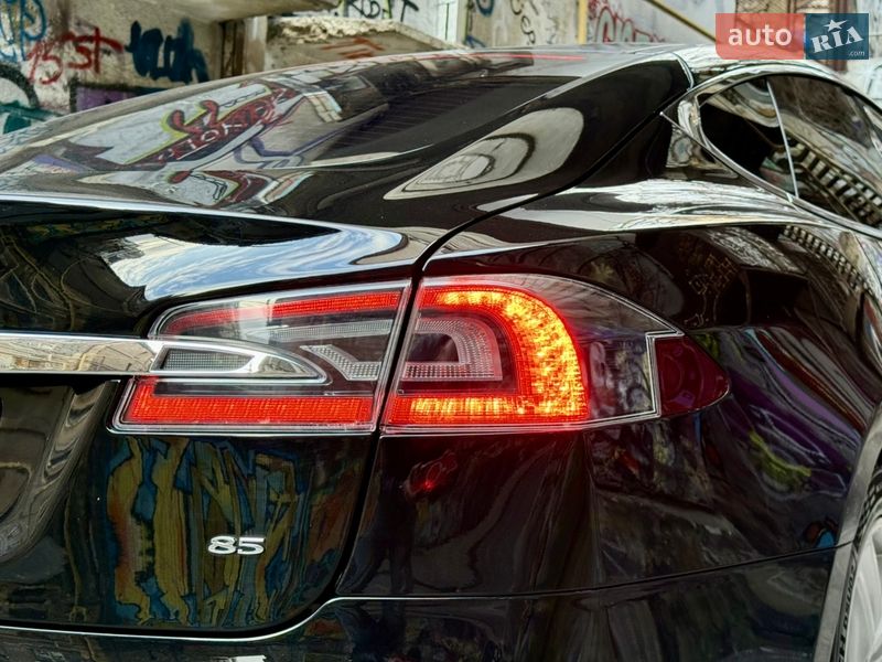 Ліфтбек Tesla Model S 2014 в Одесі