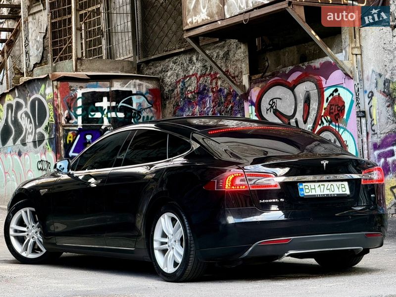 Ліфтбек Tesla Model S 2014 в Одесі