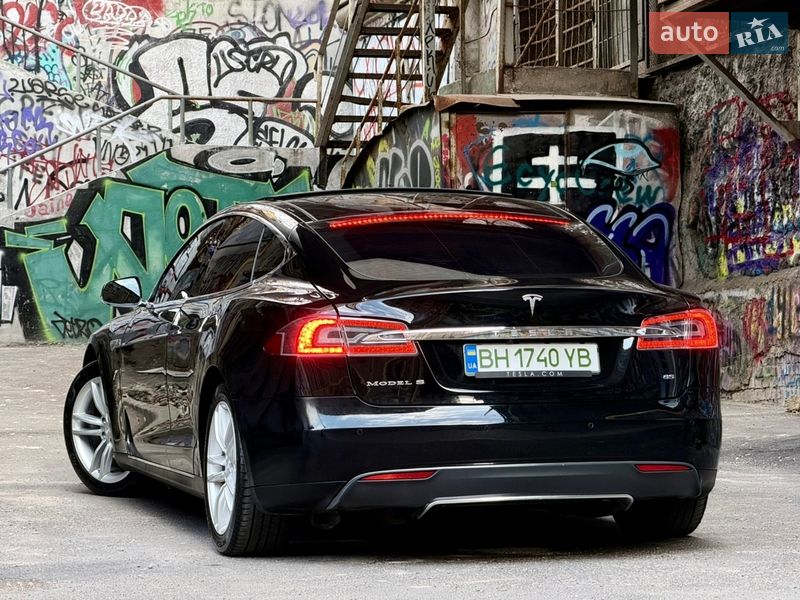 Ліфтбек Tesla Model S 2014 в Одесі