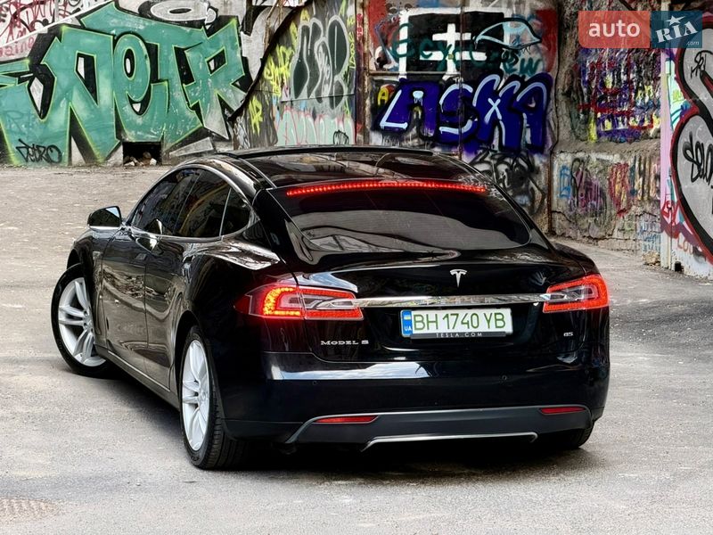 Ліфтбек Tesla Model S 2014 в Одесі