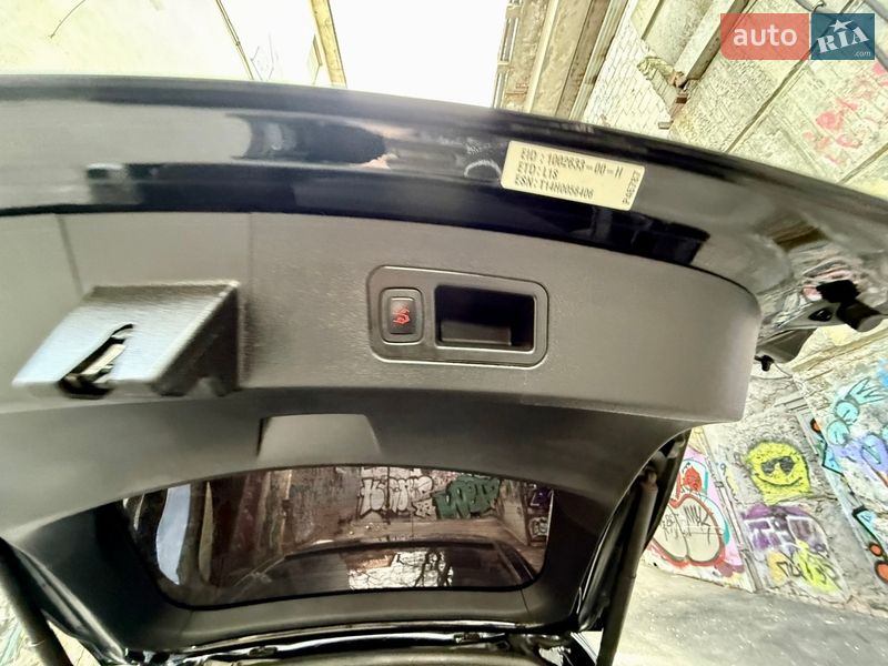 Ліфтбек Tesla Model S 2014 в Одесі