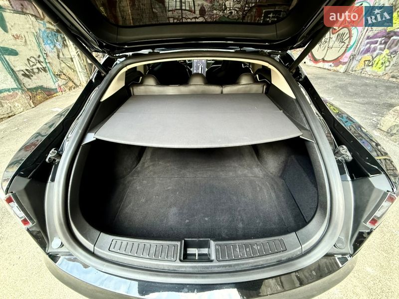 Ліфтбек Tesla Model S 2014 в Одесі