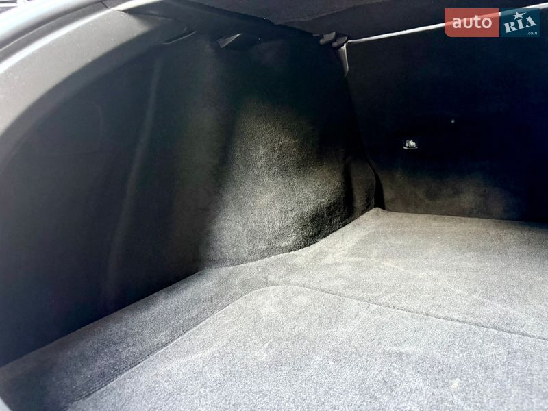 Ліфтбек Tesla Model S 2014 в Одесі