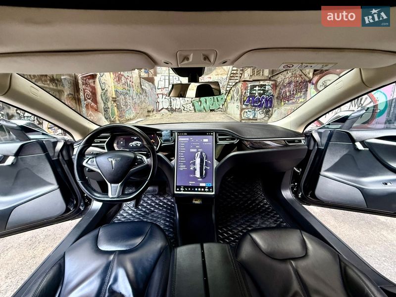 Ліфтбек Tesla Model S 2014 в Одесі
